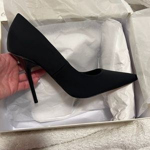 Brand new Good American black Heels